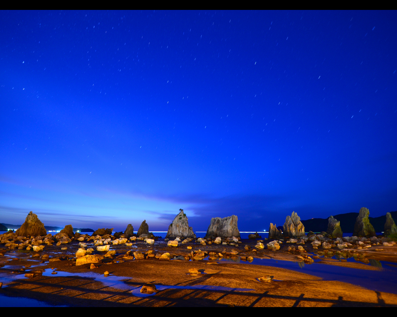 橋杭岩の夜景写真